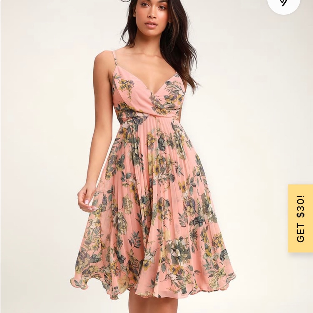 Lulu’s |Loving feelings peach floral pleated dress